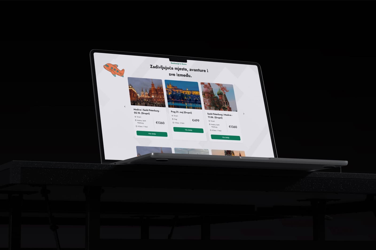 Sajt Millenium Travel prikazan na laptopu